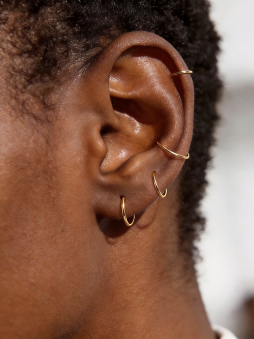 Handcrafted in genuine 14K solid gold, this helix hoop is lightweight, nickel free, and hypoallergenic — designed for a refined, close-fitting look and everyday comfort. Available in 18G and 20G with inner diameters from 6mm to 8mm, including half sizes. — 14K solid gold by Stepoy