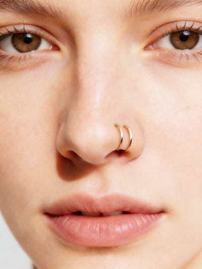 How to Put In a Nose Hoop