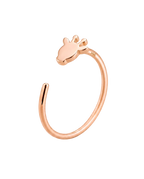 A playful 14ct solid gold Giraffe Hoop with a minimalist giraffe head, side ears and rounded horn-like tips. Available in 18G or 20G and 6–10mm.
