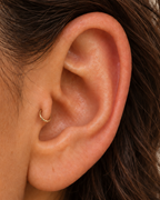 Handmade 14ct solid gold tragus hoop with unique hammer marks. Choose 4–8mm, 18G or 20G, in yellow, white or rose gold for your healed cartilage piercing.