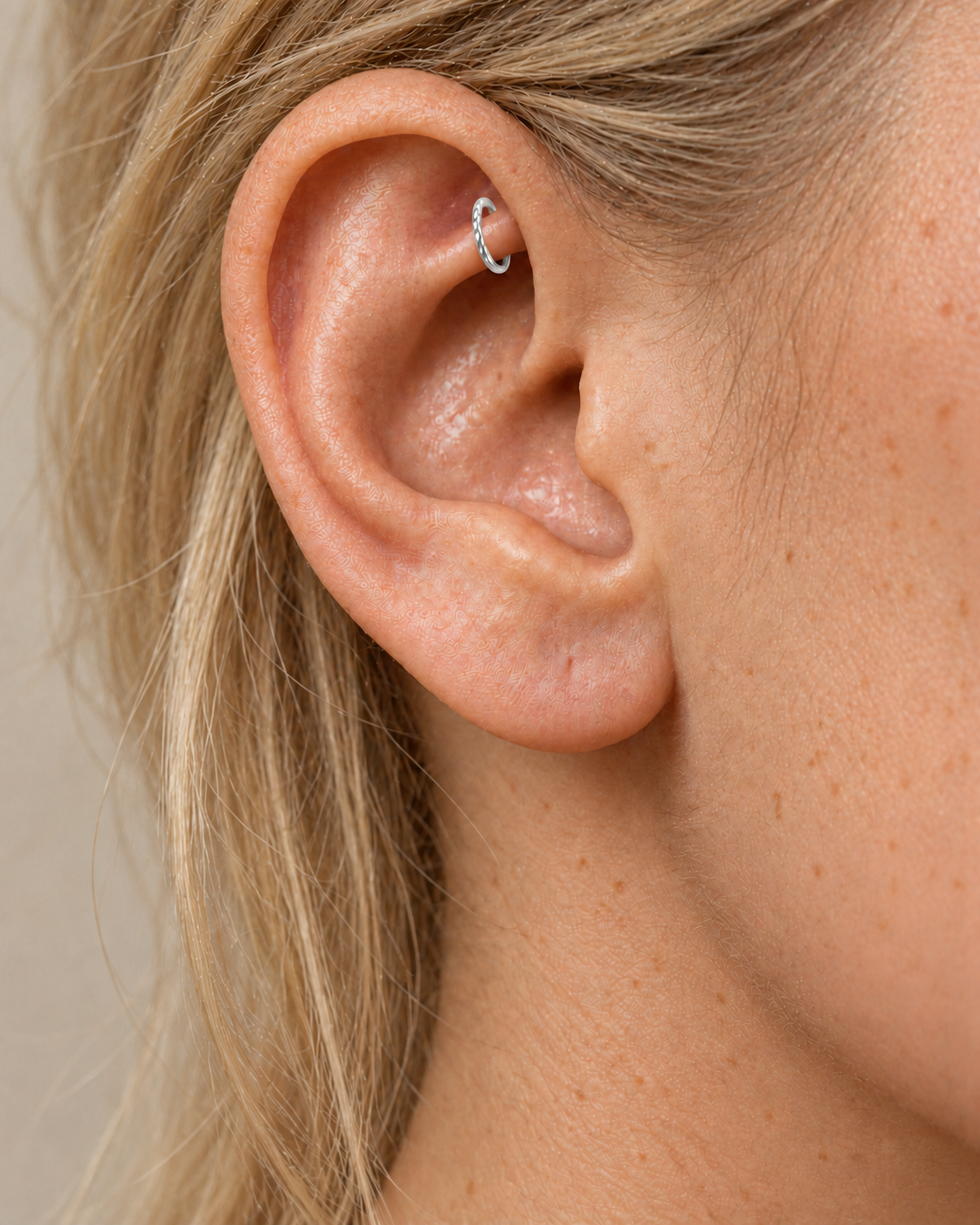 Glimmer Rook Ring