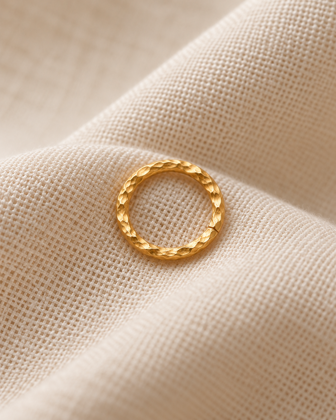 Glimmer Rook Ring