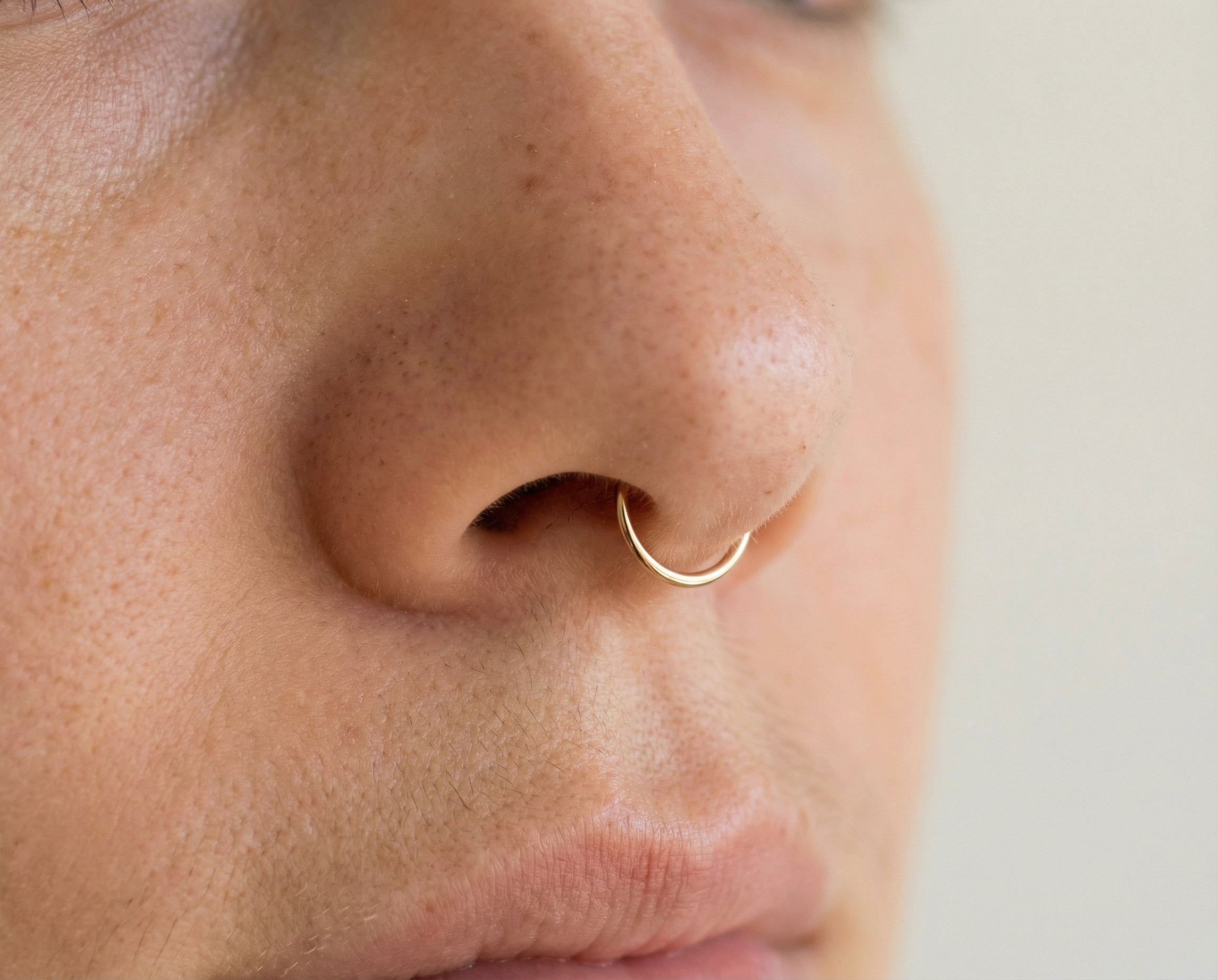 D-Shaped Septum Ring with Flat Disc End