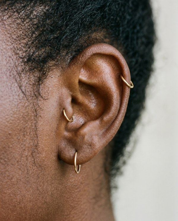Customer wearing Stepoy 14K gold seamless ring