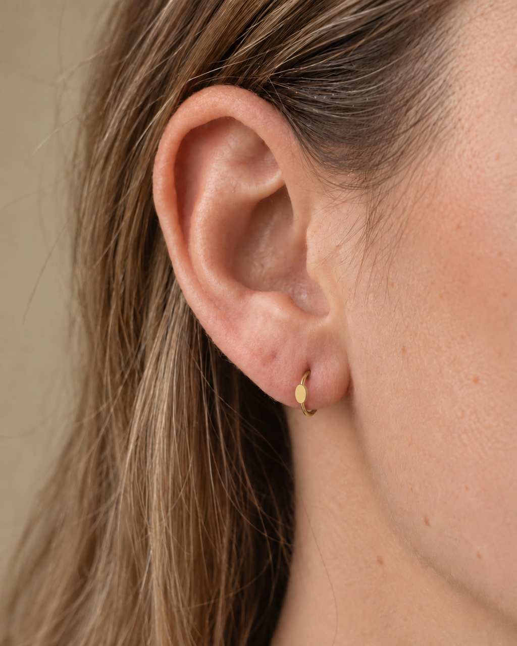 Oval 14ct Solid Gold Lobe Hoop Earring