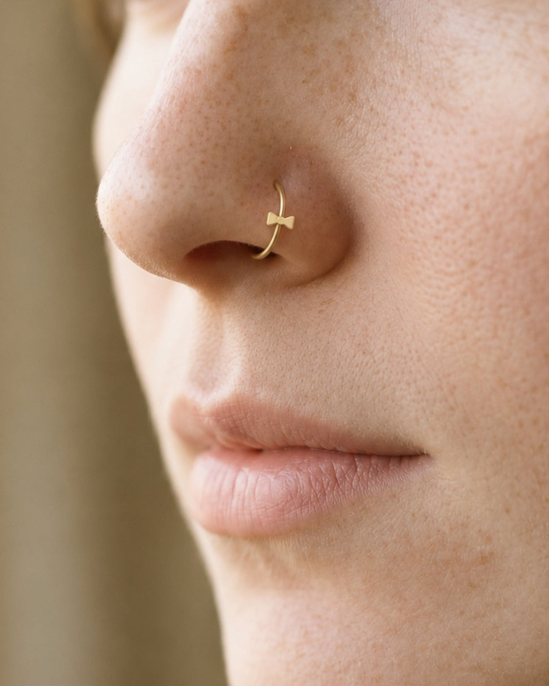 Bow Tie 14ct Solid Gold Nostril Ring